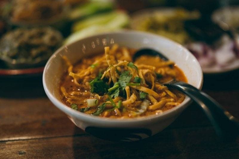 カオソーイ(北部タイ風ココナッツカレー麺)