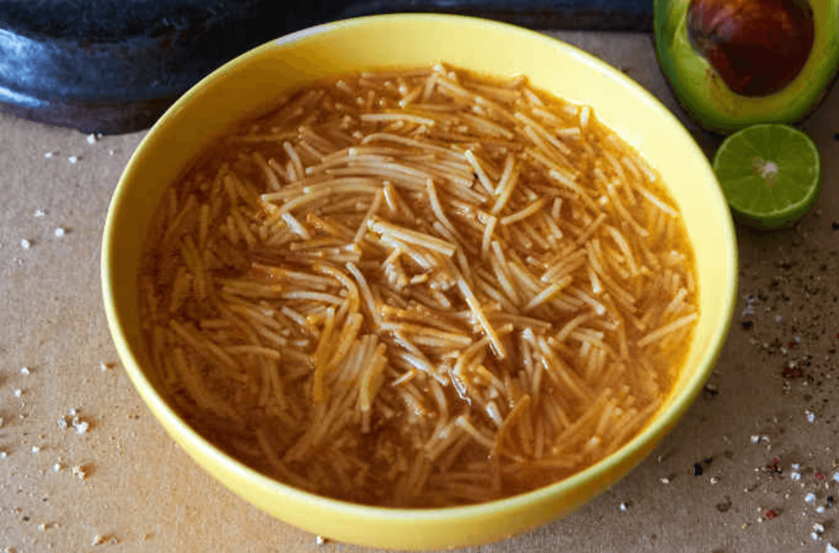 ソパ・デ・フィデオ(メキシコ風トマト細麺スープ)