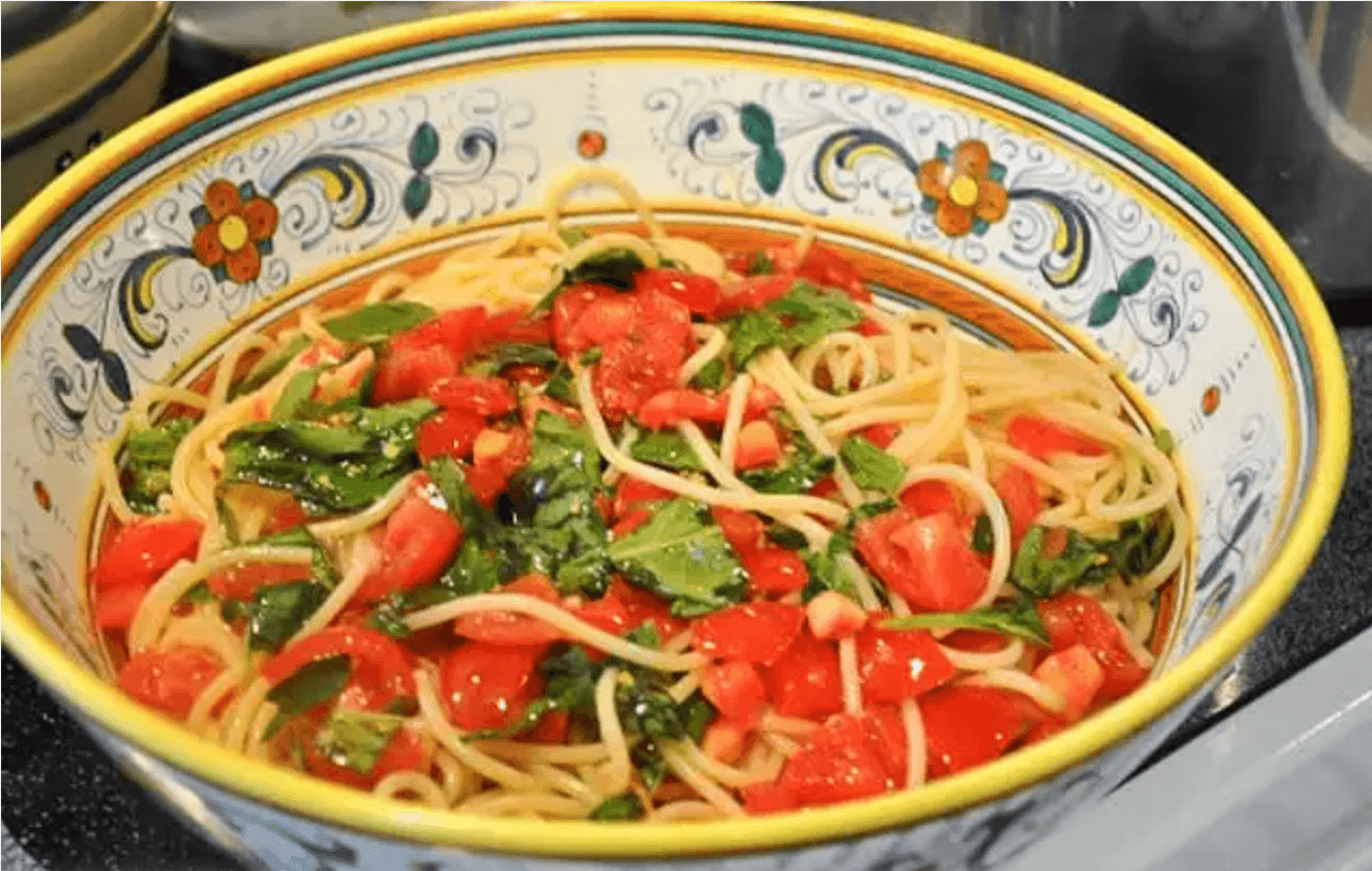スパゲッティ・コン・ポモドーロ・クルード(生トマトソースのパスタ)