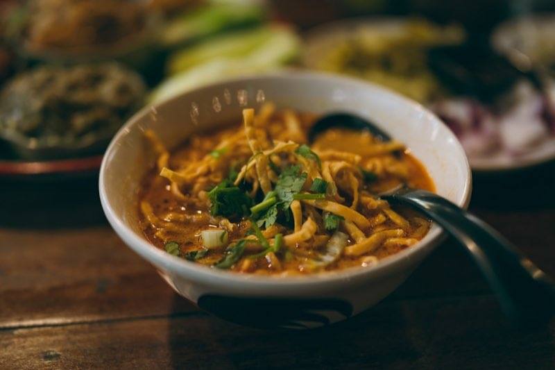 カオソーイ(北部タイ風ココナッツカレー麺)