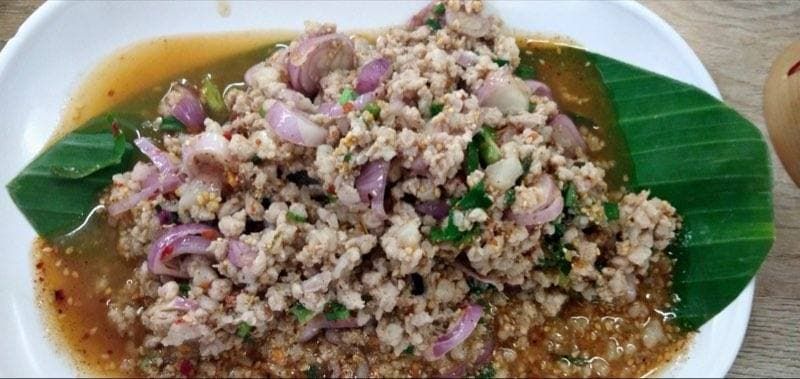 ラープ（タイ式スパイシーミンチ肉サラダ）