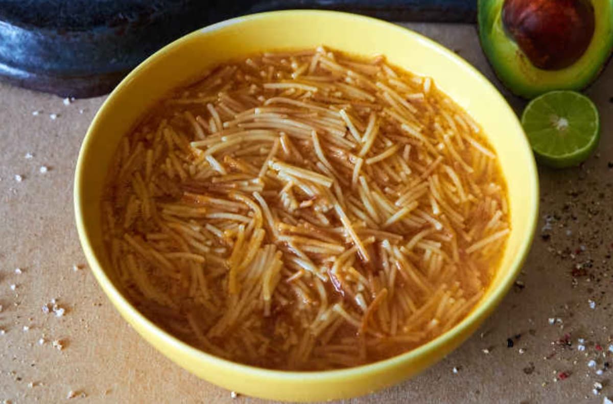 ソパ・デ・フィデオ（メキシコ風トマト細麺スープ）