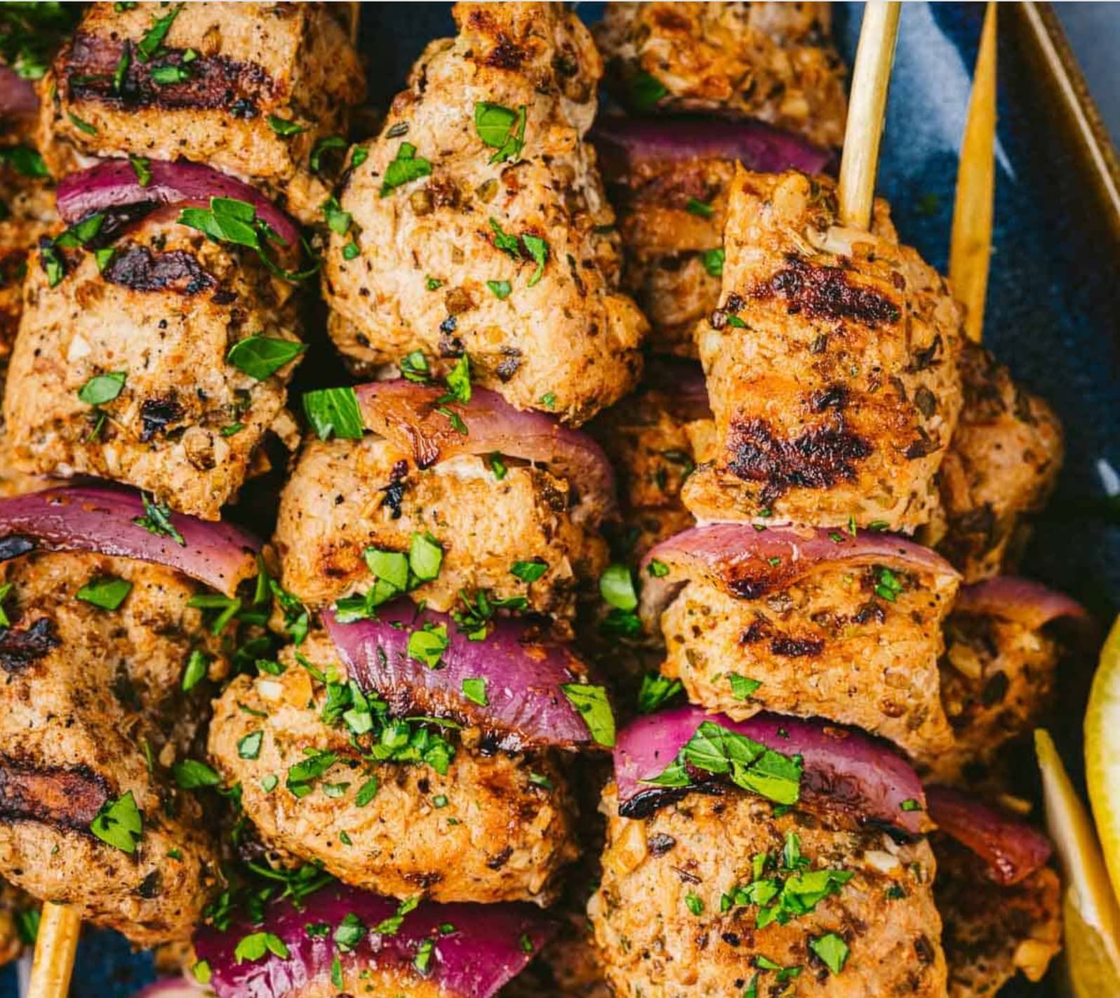 スブラキ（ギリシャ風豚肉串焼き）